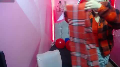 PERLA RED online show from 14, 2, 2025