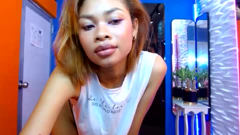 Perla online show from 8, 3, 2025