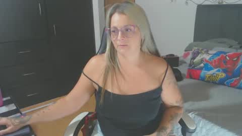 Snapshot of perlagoloza05 chatting on 3, 2, 2025 goloza online show from 3, 2, 2025