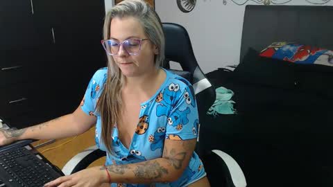 Snapshot of perlagoloza05 chatting on 20, 10, 2025 goloza online show from 20, 10, 2025