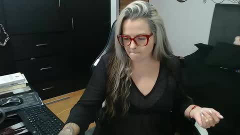 Snapshot of perlagoloza05 chatting on 6, 11, 2025 goloza online show from 6, 11, 2025