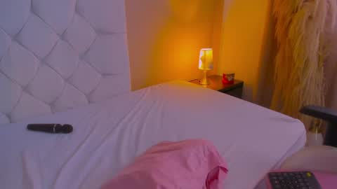 Snapshot of persefone_saira chatting on 23, 4, 2026 Marie online show from 23, 4, 2026