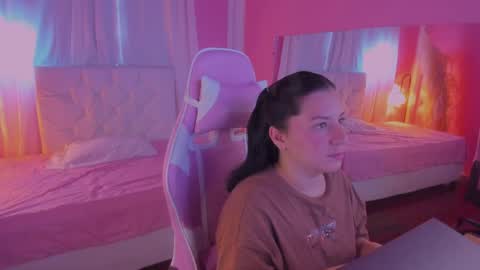 Snapshot of persefone_saira chatting on 30, 4, 2026 Marie online show from 30, 4, 2026