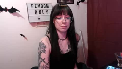 Snapshot of persephones_garden chatting on 18, 4, 2026 Persephone online show from 18, 4, 2026