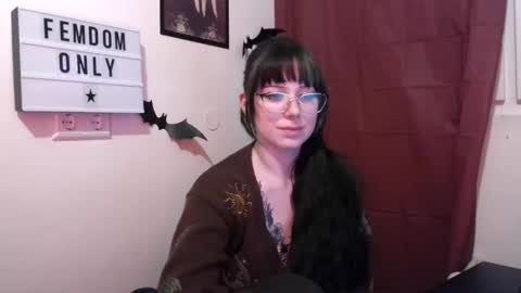 Snapshot of persephones_garden chatting on 14, 5, 2026 Persephone online show from 14, 5, 2026