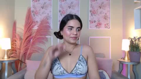 Nikole  online show from 5, 10, 2025