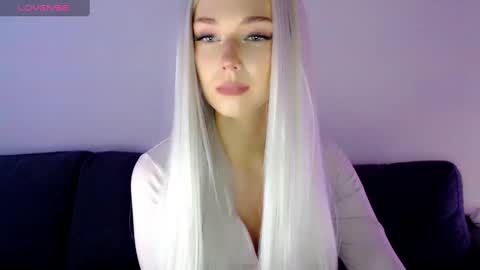 Snapshot of pervyblonde chatting on 5, 1, 2025 Isabella online show from 5, 1, 2025