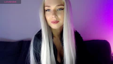 Snapshot of pervyblonde chatting on 4, 3, 2025 Isabella online show from 4, 3, 2025