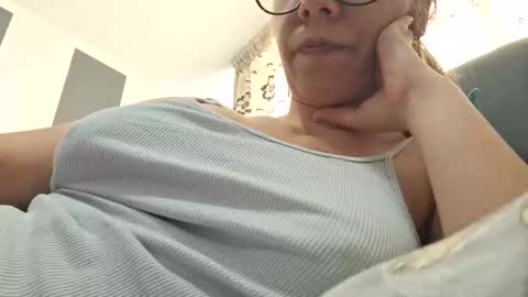 Snapshot of pervygirl69 chatting on 19, 2, 2025 Lisa - online show from 19, 2, 2025