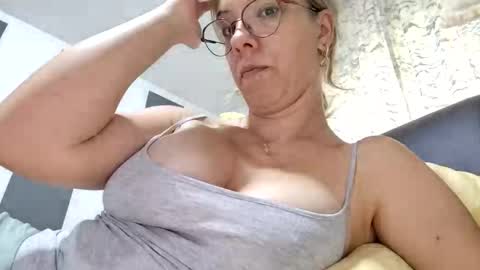 Snapshot of pervygirl69 chatting on 7, 10, 2025 Lisa - online show from 7, 10, 2025