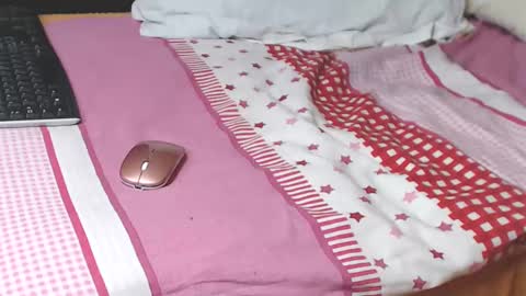 peter196888 online show from 18, 12, 2024