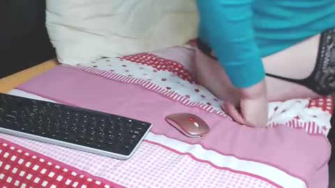 peter196888 online show from 18, 12, 2024