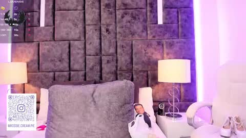 Snapshot of petit_rosseowo chatting on 20, 2, 2025 Im Rosse but u can call me Rossie or Rosita . online show from 20, 2, 2025