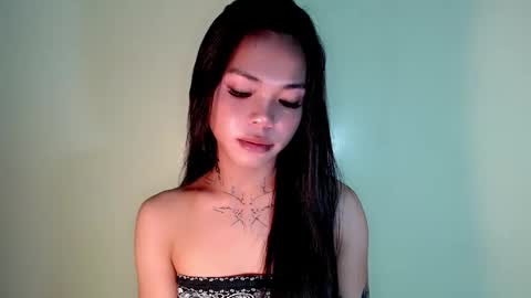 Snapshot of petite_angelx chatting on 3, 10, 2025 angel online show from 3, 10, 2025