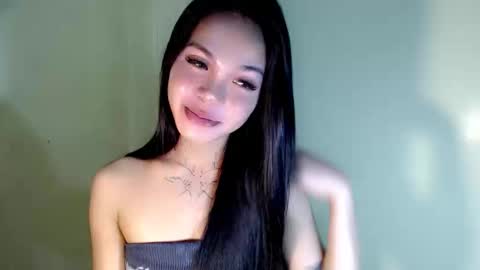 Snapshot of petite_angelx chatting on 17, 10, 2025 angel online show from 17, 10, 2025