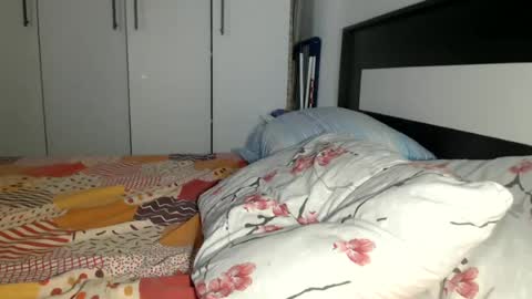 Snapshot of petite_danielle chatting on 14, 6, 2026 petite_danielle online show from 14, 6, 2026