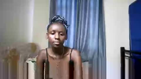 Snapshot of petite_funnie chatting on 28, 10, 2025 petite_funnie online show from 28, 10, 2025