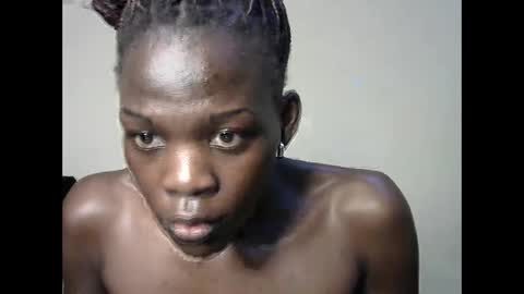 Snapshot of petite_lavi2 chatting on 20, 12, 2024 petite_lavi2 online show from 20, 12, 2024