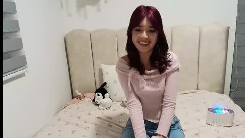 Snapshot of petite_marie_ chatting on 21, 10, 2025 petite_marie_ online show from 21, 10, 2025