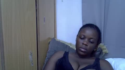 Snapshot of petite_melan chatting on 11, 9, 2025 petite_melan online show from 11, 9, 2025