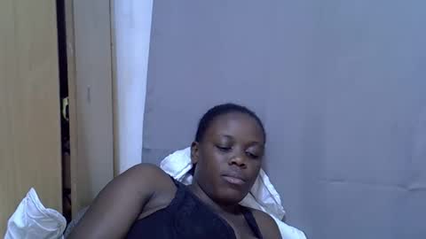 Snapshot of petite_melan chatting on 15, 9, 2025 petite_melan online show from 15, 9, 2025