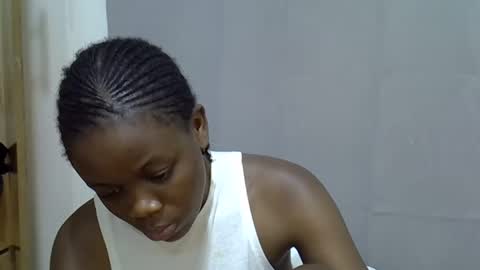 Snapshot of petite_melan chatting on 19, 9, 2025 petite_melan online show from 19, 9, 2025