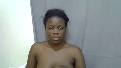 Snapshot of petite_melan chatting on 27, 9, 2025 petite_melan online show from 27, 9, 2025