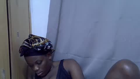 Snapshot of petite_melan chatting on 27, 9, 2025 petite_melan online show from 27, 9, 2025