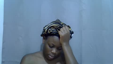 Snapshot of petite_melan chatting on 29, 9, 2025 petite_melan online show from 29, 9, 2025