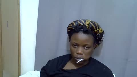 Snapshot of petite_melan chatting on 2, 10, 2025 petite_melan online show from 2, 10, 2025