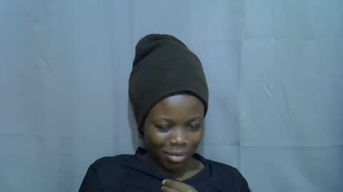 Snapshot of petite_melan chatting on 6, 10, 2025 petite_melan online show from 6, 10, 2025
