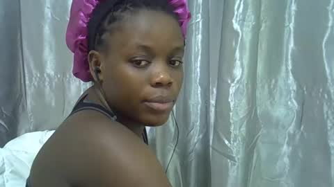 Snapshot of petite_melan chatting on 22, 10, 2025 petite_melan online show from 22, 10, 2025