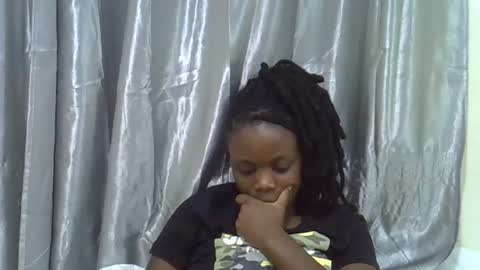 Snapshot of petite_melan chatting on 29, 10, 2025 petite_melan online show from 29, 10, 2025