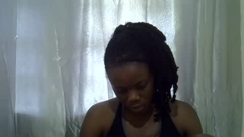 Snapshot of petite_melan chatting on 6, 11, 2025 petite_melan online show from 6, 11, 2025