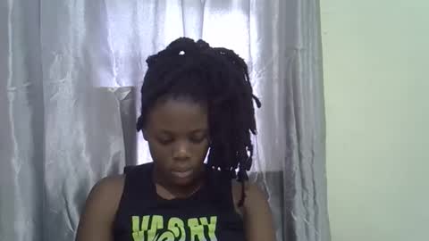 Snapshot of petite_melan chatting on 14, 11, 2025 petite_melan online show from 14, 11, 2025