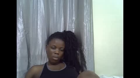 Snapshot of petite_melan chatting on 17, 11, 2025 petite_melan online show from 17, 11, 2025