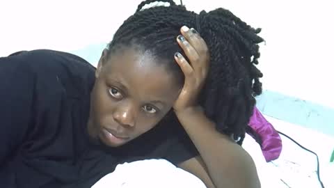 Snapshot of petite_melan chatting on 19, 11, 2025 petite_melan online show from 19, 11, 2025