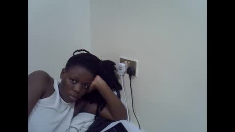 Snapshot of petite_melan chatting on 20, 11, 2025 petite_melan online show from 20, 11, 2025