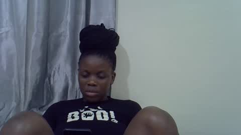 Snapshot of petite_melan chatting on 15, 12, 2025 petite_melan online show from 15, 12, 2025