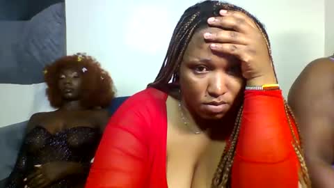 petite_queen001 online show from 9, 9, 2025
