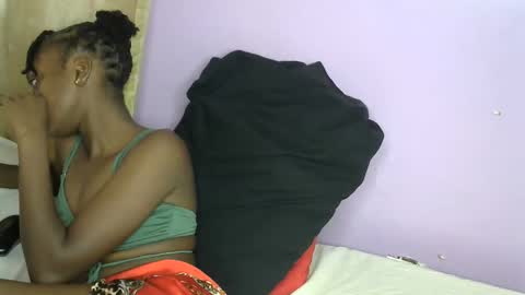 petite_star2 online show from 10, 11, 2025