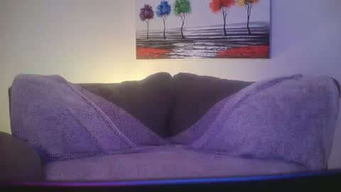 Snapshot of petite_treat_ chatting on 30, 12, 2024 petite treat online show from 30, 12, 2024