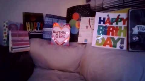 petite treat  online show from 16, 1, 2026