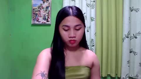 Snapshot of petite_trish chatting on 3, 12, 2024 trish online show from 3, 12, 2024