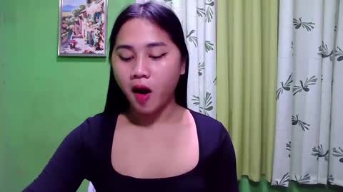 Snapshot of petite_trish chatting on 8, 12, 2024 trish online show from 8, 12, 2024