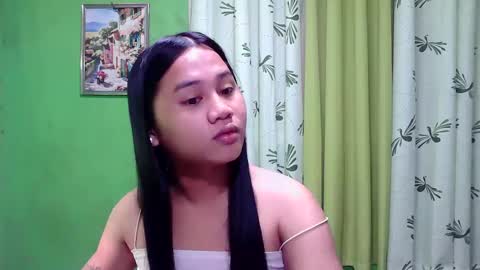 Snapshot of petite_trish chatting on 15, 1, 2025 trish online show from 15, 1, 2025