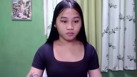 Snapshot of petite_trish chatting on 17, 1, 2025 trish online show from 17, 1, 2025