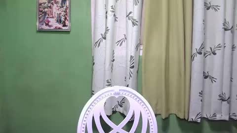 Snapshot of petite_trish chatting on 20, 1, 2025 trish online show from 20, 1, 2025