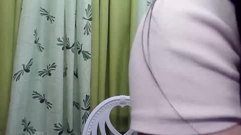 Snapshot of petite_trish chatting on 21, 1, 2025 trish online show from 21, 1, 2025