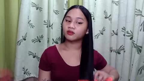 Snapshot of petite_trish chatting on 21, 1, 2025 trish online show from 21, 1, 2025